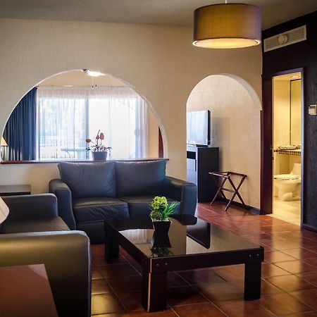 Hotel Grand Plaza 拉巴斯 外观 照片