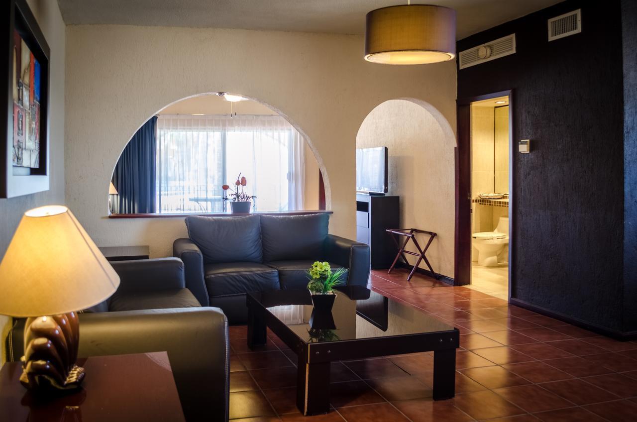 Hotel Grand Plaza 拉巴斯 外观 照片