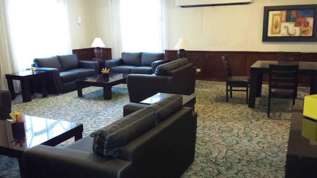 Hotel Grand Plaza 拉巴斯 外观 照片